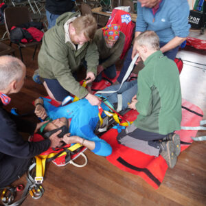 Testing the Petzl nest stretcher. (Pic: P.Taylor)